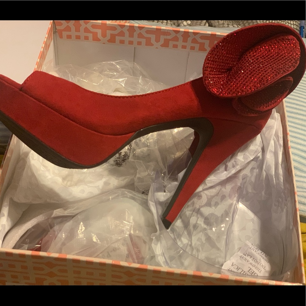 Red Gianni Binni Peep toe suede pumps NIB SIZE 7.5